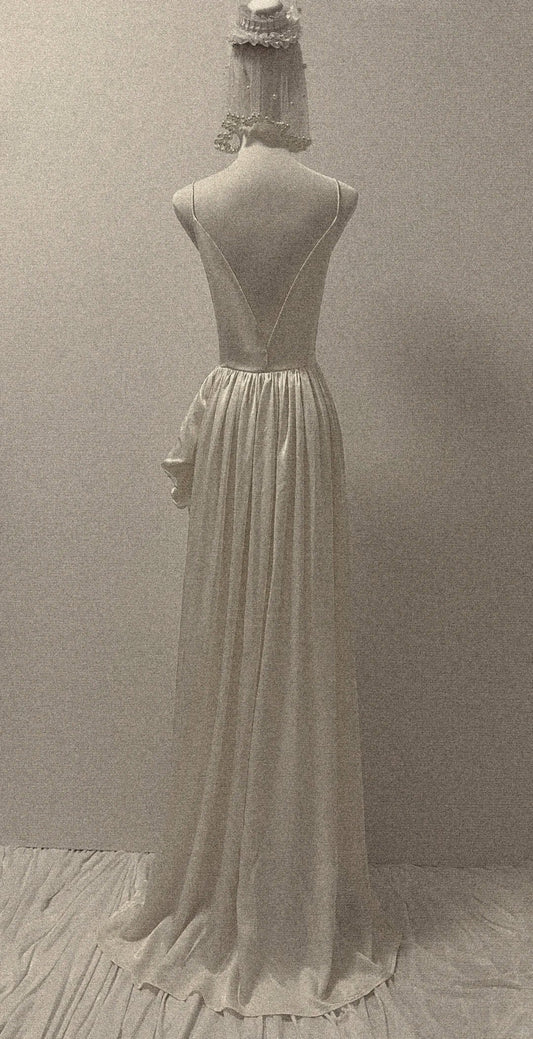 Vintage White A-Line V-Neck Bridal Gowns Elegant Satin Wedding Dress Slit Backless Bridal Dress ED03719