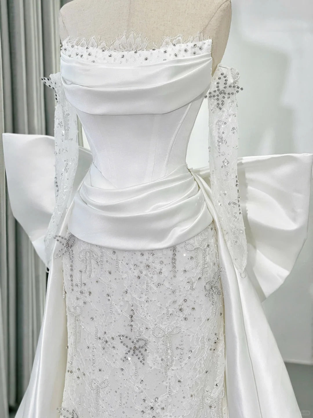 Off-the-shoulder Ball Gown Mermaid Wedding Dress Lace Satin Bridal Dress Elegant White Bridal Gown HZ1024