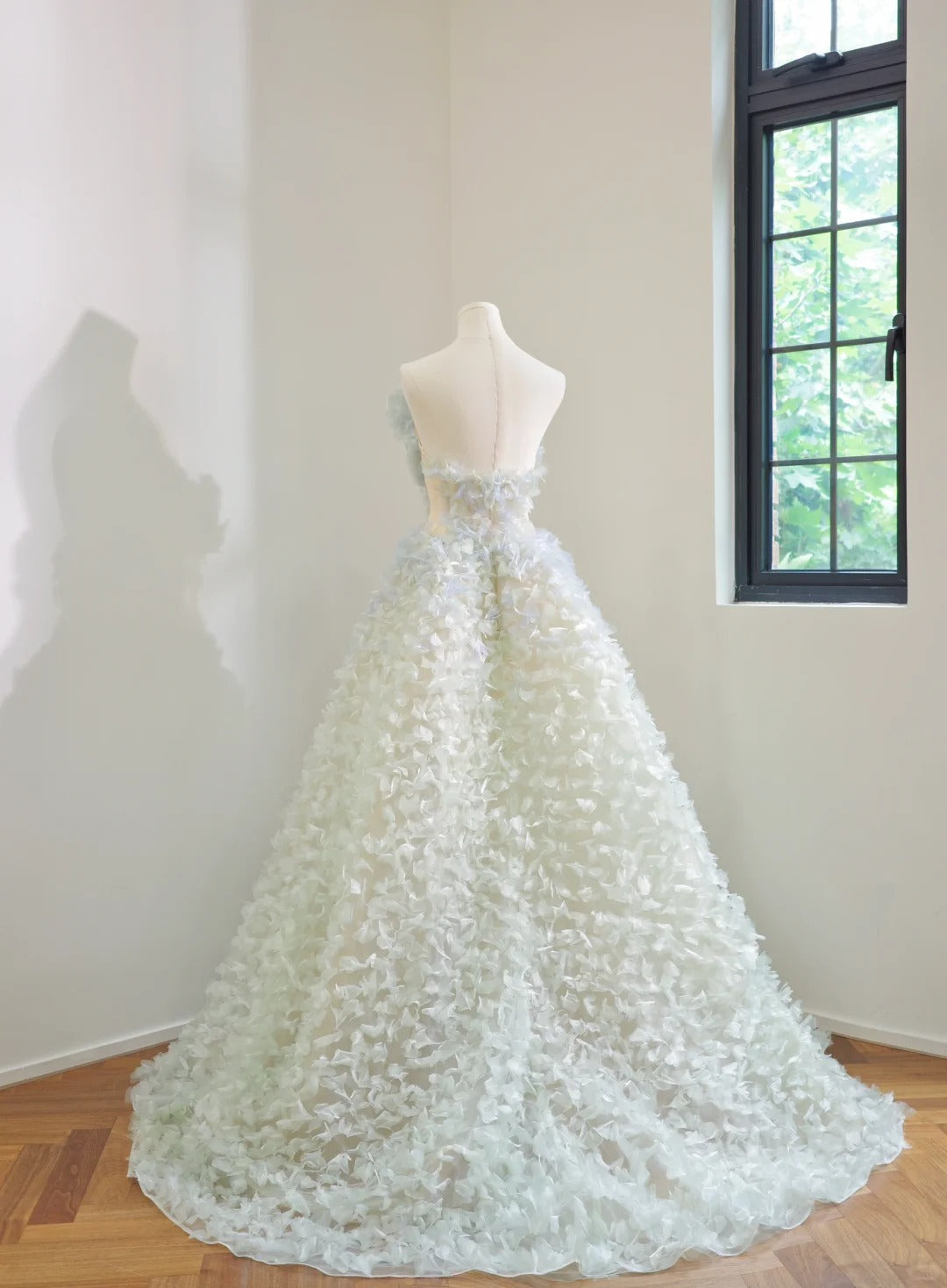 Sweetheart Ball Gown Wedding Dress Sweet Tulle Long Evening Applique Bridal Dress HZ1024