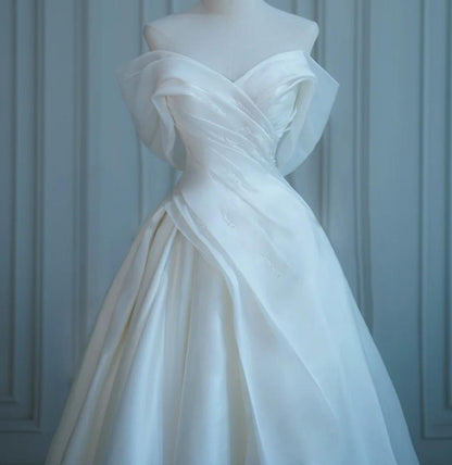 Elegant Off-the-Shoulder Ball Gown Chiffon Bridal Dress Modest Wedding Dress ED03809