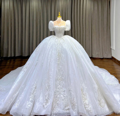 Elegant Sweetheart Neck Ball Gown Tulle Beaded Bridal Dress Modest Short Sleeve Wedding Dress ED03810
