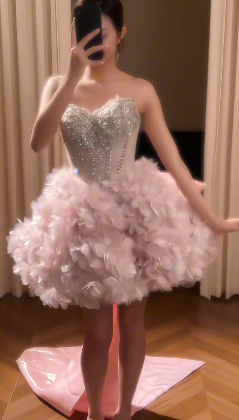 Sweet Pink Ball Gown Short Homecoming Dress Sweetheart Neck Beaded Formal Dress Birthday Dress ED03935