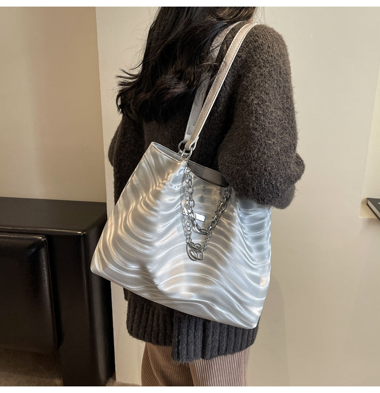 Versatile large-capacity commuter tote bag ED0405
