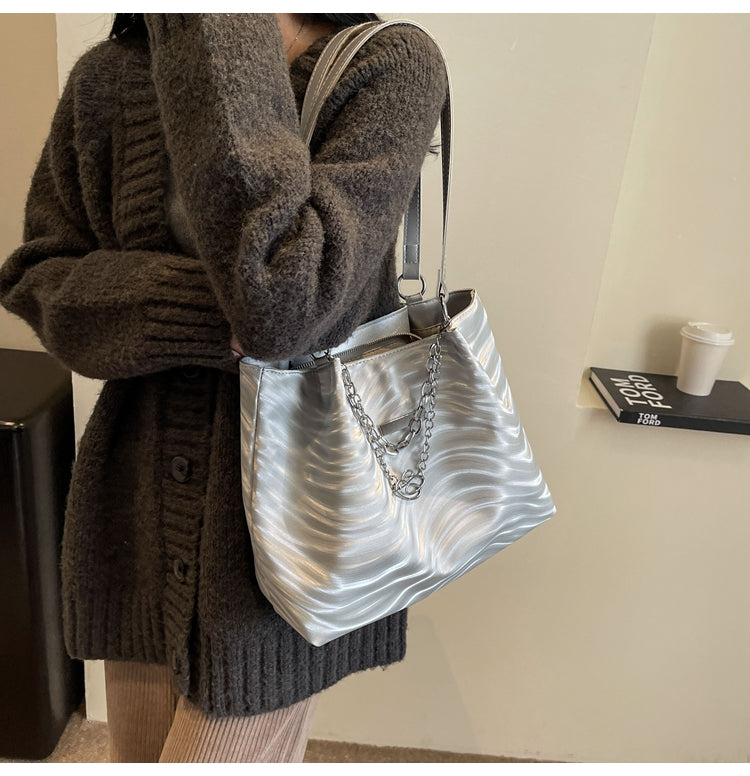 Versatile large-capacity commuter tote bag ED0405