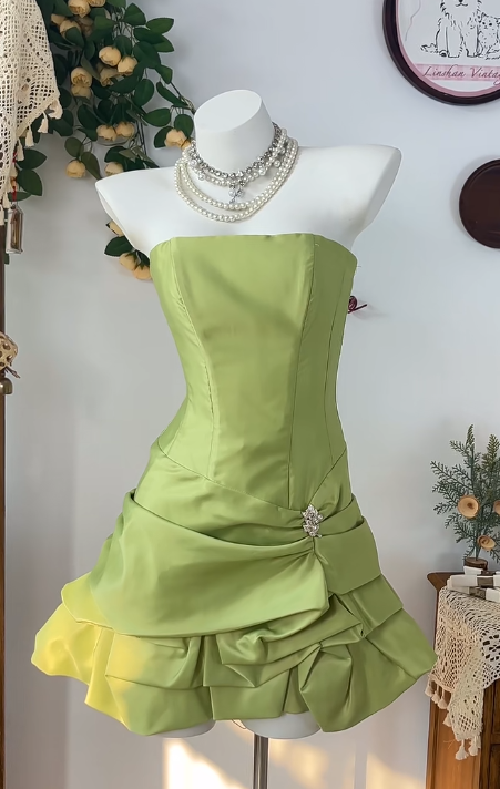 Cute Vintage Ball Gown Green Short Birthday Dress Satin Strapless Homecoming Dress ED04099