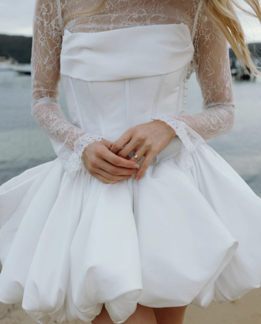 White Lace Long Sleeve Short Wedding Dress Backless Sexy Long Sleeves Bridal Gowns ED04179