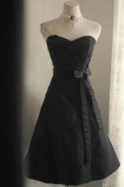Hepburn-style Sweetheart A-Line Satin Short Prom Dresses, Black Homecoming Dresses Sweet Birthday Dresses ED04271