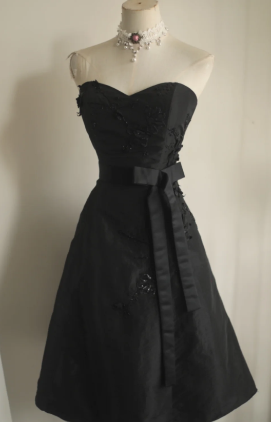 Sweetheart A-Line Satin Short Prom Dresses, Black Homecoming Dresses Sweet Birthday Dresses HZ1024