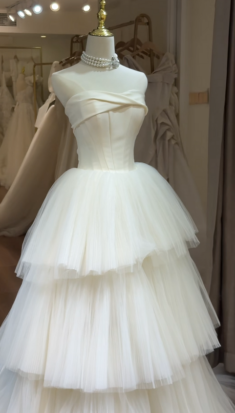 Strapless Ball Gown Simple Tulle Wedding Dresses Ivory Bridal Gowns HZ1024