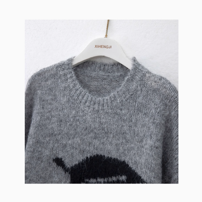 cherry embroidered crew neck sweater HZ1024