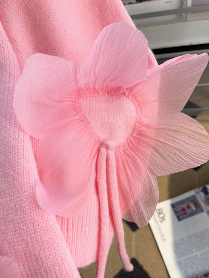3D Petal Round Neck Thick Sweater HZ1024