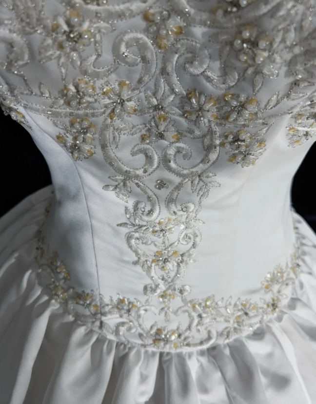 Sweetheart Neck Ball Gown Sleeveless Long Wedding Dresses, Beaded White Bridal Gowns HZ1024