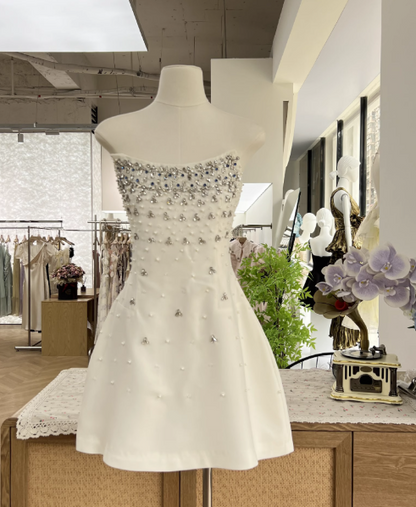 A-Line Black Homecoming Dresses Strapless Formal Dresses Rhinestone Satin Mini Birtdhay Dresses Strapless Formal Dresses HZ1024