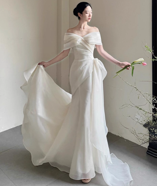 Off-the-shoulder Mermaid Wedding Dresses Tulle White Bridal Gowns Simple Bridal Dresses HZ1024