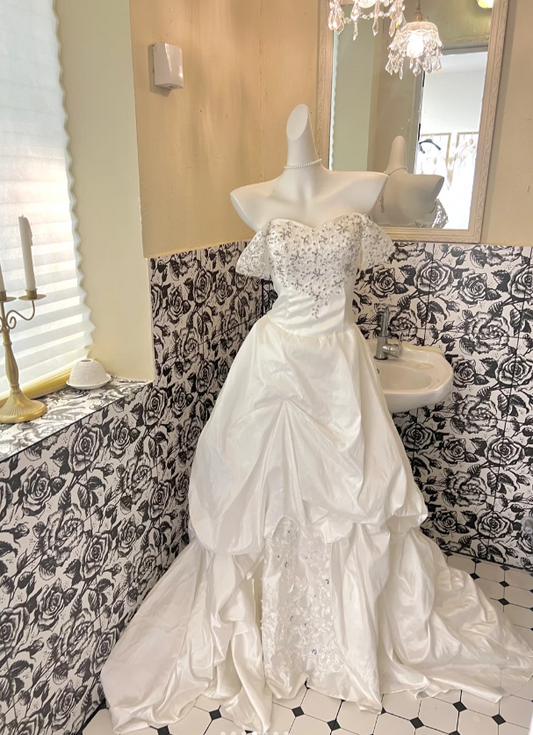 Off-the-shoulder Ball Gown Taffeta Long Wedding Dresses Beaded White Bridal Gowns HZ1024