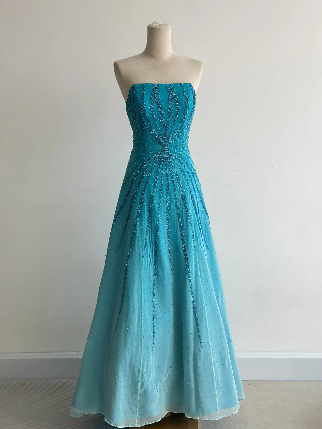 Gorgeous Strapless A-Line Long Prom Dresses Beaded Chiffon Blue Formal Dresses Vintage Evening Dresses ED04755