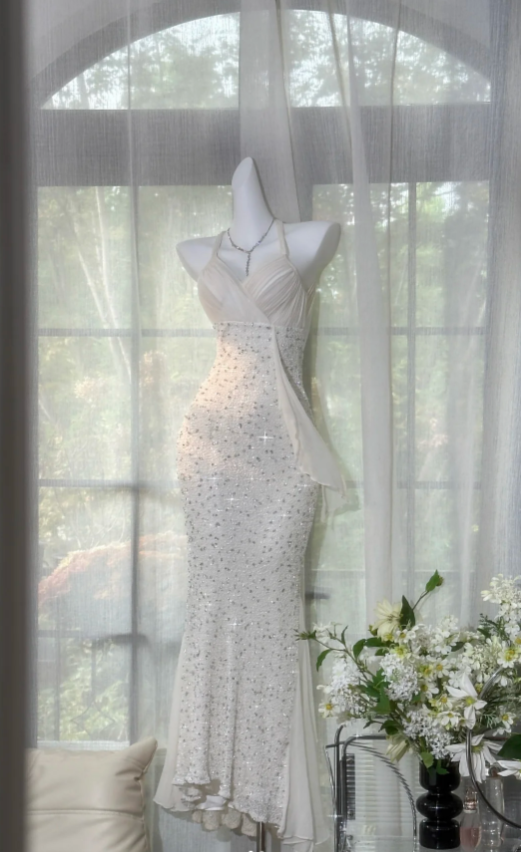 Vintage Halter Sheath White Long Prom Dresses Chiffon Beaded White Evening Dresses Shiny Open Back Birthday Dresses ED04803