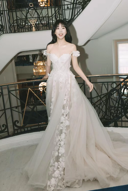 Off-the-shoulder A-Line Long Wedding Dresses Tulle Applique Sleeveless Bridal Gowns Ivory Bridal Dresses HZ1024