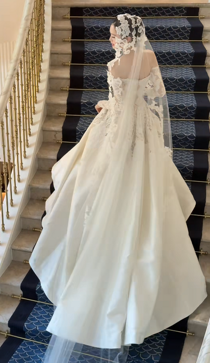 Luxury Off-the-shoulder Ball Gown White Long Wedding Dresses Long Sleeve Bridal Gowns Applique Satin Bridal Dresses ED04815