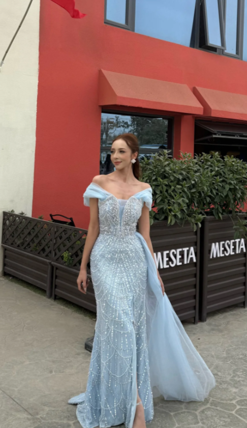 Elegant Off-the-shoulder Sheath Sky Blue  Evening Dresses Tulle Beaded Sky Blue Wedding Guest Dresses  ED04855