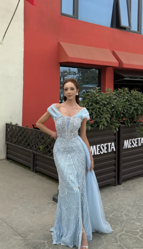 Elegant Off-the-shoulder Sheath Sky Blue  Evening Dresses Tulle Beaded Sky Blue Wedding Guest Dresses  ED04855
