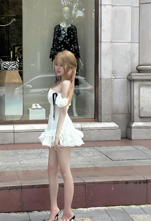 Off-the-shoulder Ball Gown Tulle Short Birthday Dresses White Party Dresses HZ1024