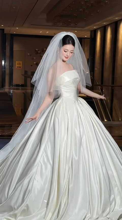 Strapless Ball Gown Long Wedding Dresses Satin White Bridal Gowns Sleeveless Bridal Dresses HZ1024