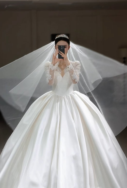 V-neck Ball Gown Long Wedding Dresses Satin White Bridal Gowns Long Sleeve Bridal Dresses HZ1024