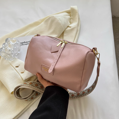 and versatile crossbody bag HZ1024