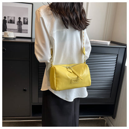 and versatile crossbody bag HZ1024