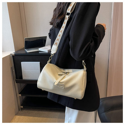 and versatile crossbody bag HZ1024