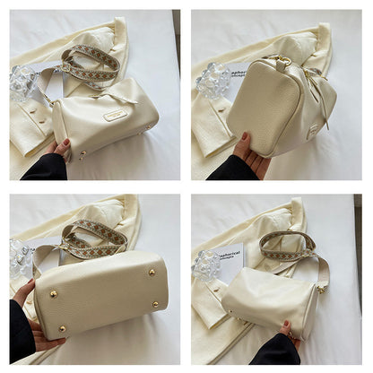 and versatile crossbody bag HZ1024