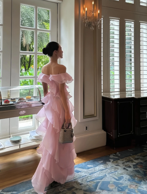 Elegant Off-the-shoulder Sheath Pink Long Prom Dresses Chiffon Pink Wedding Guest Dresses ED05115