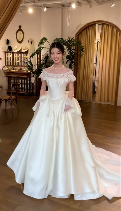Timeless Off-shoulder Ball Gown White Long Wedding Dresses Satin Lace White Bridal Gowns Sleeveless Bridal Dresses ED05202