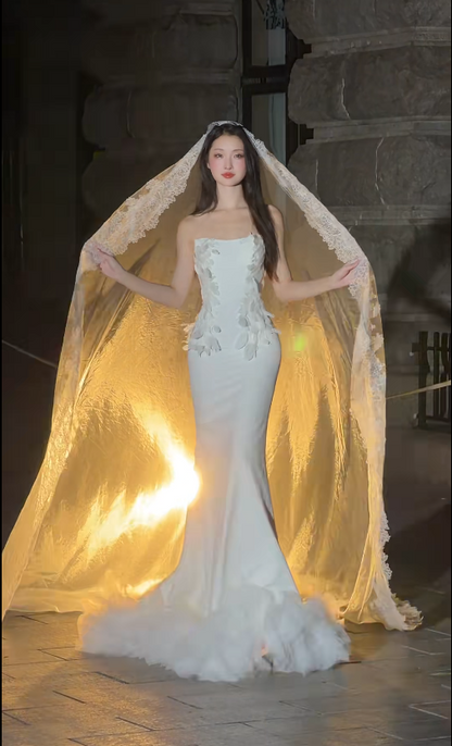 Elegant Strapless Mermaid White Long Wedding Dresses Satin White Bridal Gowns Sleeveless Bridal Dresses ED05205