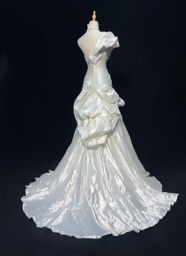 Vintage Sheath Long Wedding Dresses One-shoulder Satin  White Bridal Gowns Sleeveless Bridal Dresses ED05434