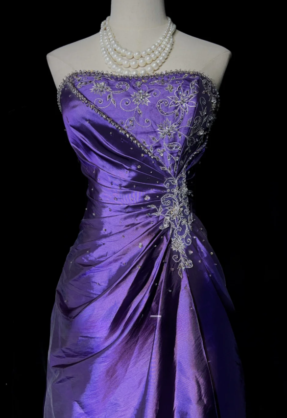 Chic  Strapless Sheath Long  Prom Dresses Applique Satin Purple Evening Gowns Sleeveless Formal Dresses ED05578