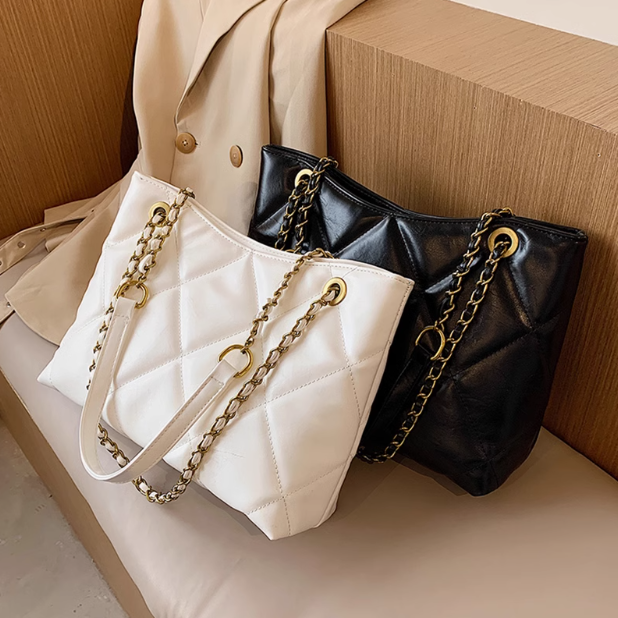 Diamond chain large capacity commuter  shoulder bag ED0563