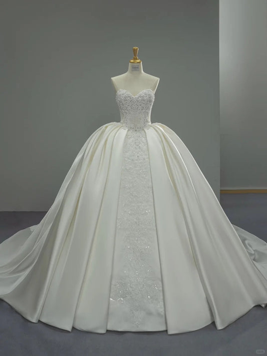 Gorgeous Sweetheart Neck Ball Gown Long Wedding Dresses Satin Applique White Bridal Gowns Sleeveless Bridal Dresses ED05683