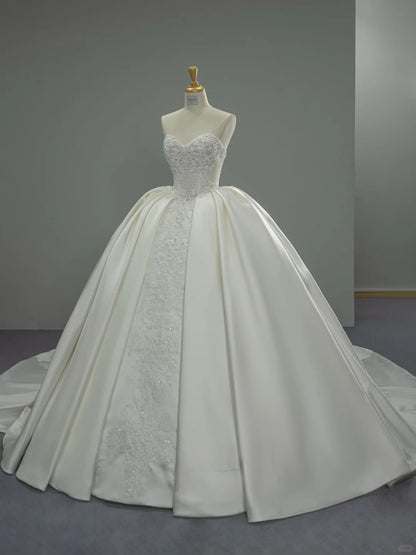 Gorgeous Sweetheart Neck Ball Gown Long Wedding Dresses Satin Applique White Bridal Gowns Sleeveless Bridal Dresses ED05683