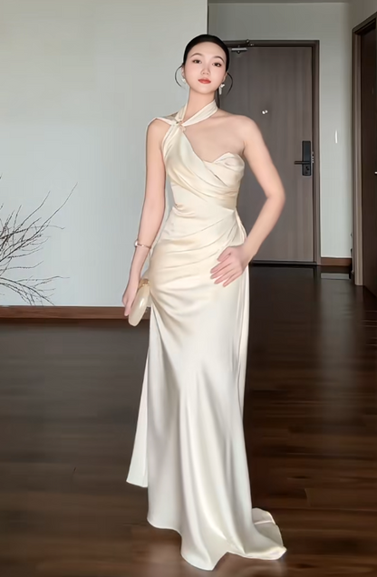 Chic Sheath Long Prom Dresses Satin White Evening Gowns Off-shoulder Sleeveless Bridesmaid Dresses ED05770
