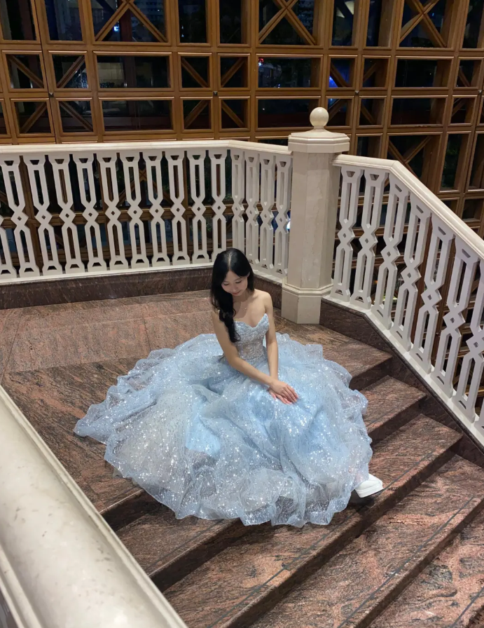 Chic A-Line Long Prom Dresses Sequins Tulle Pale Blue Evening Gowns Sweetheart Neck Sleeveless Birthday Dresses ED05771