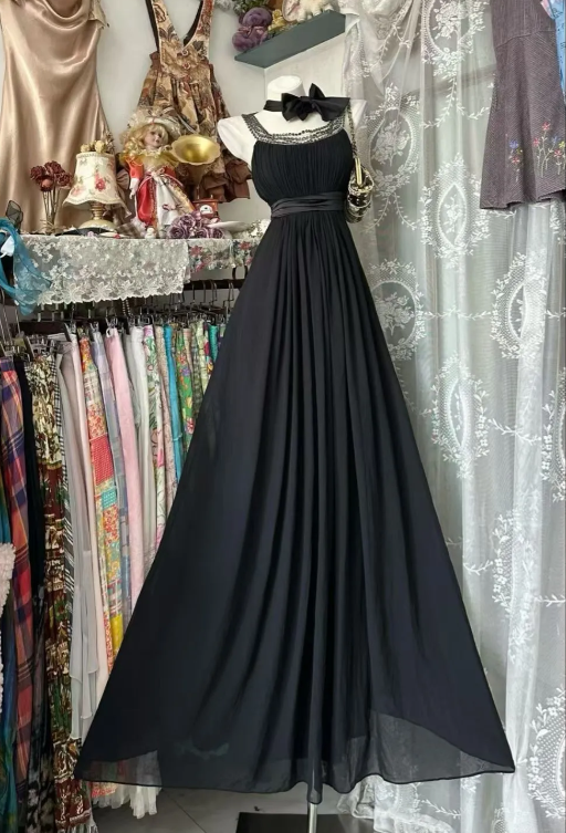 Chic Sheath Long Prom Dresses Chiffon Black Evening Gowns Straps Sleeveless Birthday Dresses ED05774