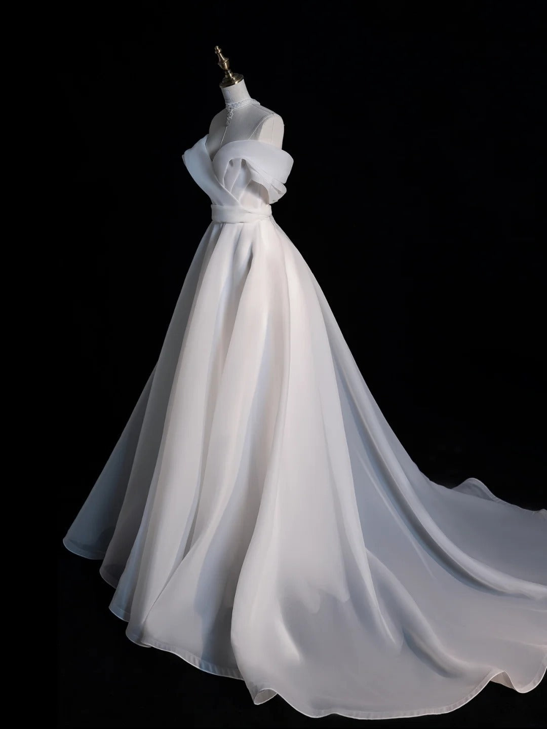 Timeless  A-Line Long Wedding Dresses Tulle Off-shoulder White Bridal Gowns Sleeveless Bridal Dresses ED05839