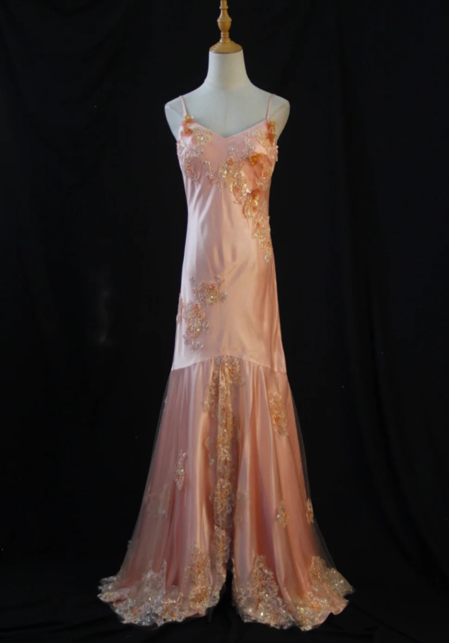 Chic Pink Sheath Long Prom Dresses Satin Appliques Spaghetti Straps Evening Dresses Sleeveless Formal Dresses ED05865