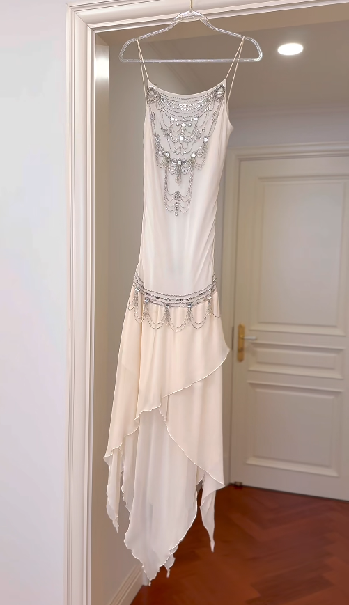 Vintage Apricot Beadings Long Prom Dresses Chiffon Sheath Spaghetti Straps Evening Dresses  Sleeveless Party Dresses  ED06051