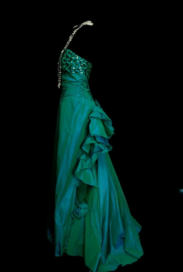 Elegant Green Long Prom Dresses Sweetheart Sheath Evening Dresses Satin Sleeveless Birthday Dresses ED06135