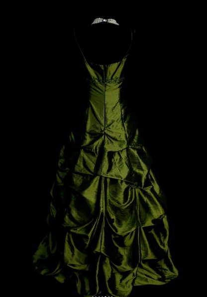Elegant Green Long Prom Dresses V-Neck A-Line Evening Dresses Satin Sleeveless Birthday Dresses ED06136
