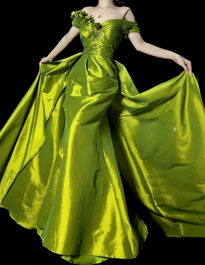 Chic Green Long Prom Dresses Satin Spaghetti Straps Sheath Evening Dresses ED06187