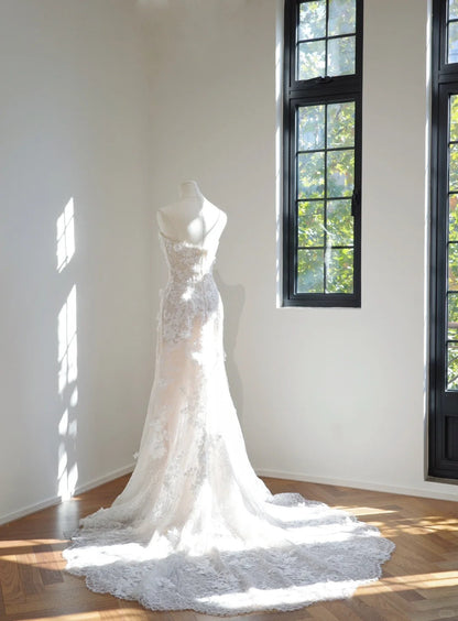 Chic Sheath Long Wedding Dresses Strapless Tulle Appliques White Bridal Dresses Sleeveless Bridal Gowns ED06217